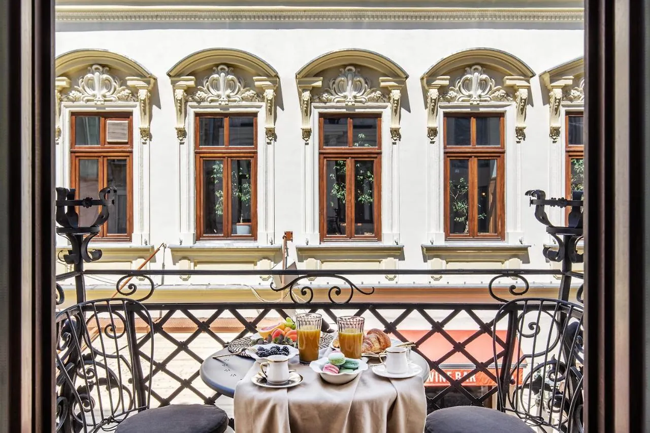 Holt Old Town Luxury Suites With Balcony Bucarest Locanda