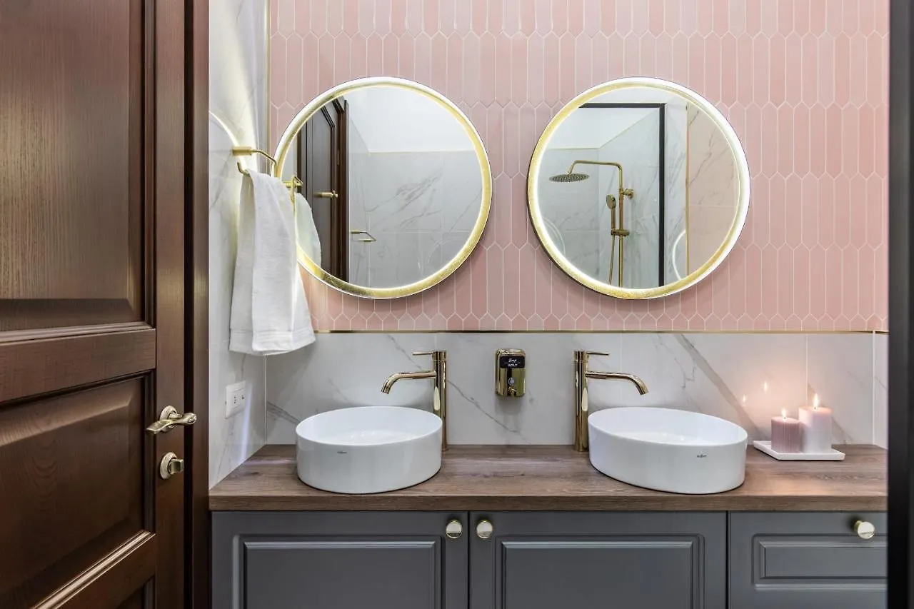 Holt Old Town Luxury Suites With Balcony Bucarest