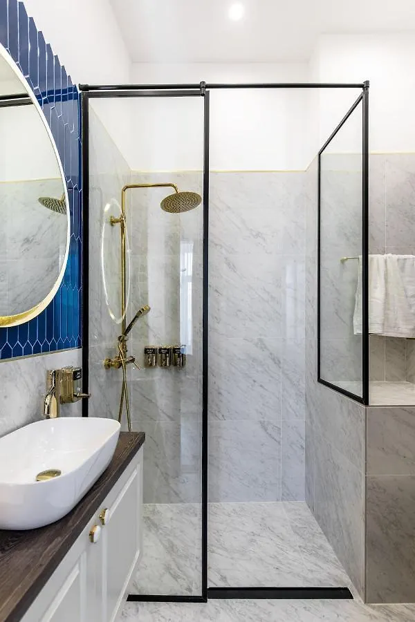 Holt Old Town Luxury Suites With Balcony Bucarest