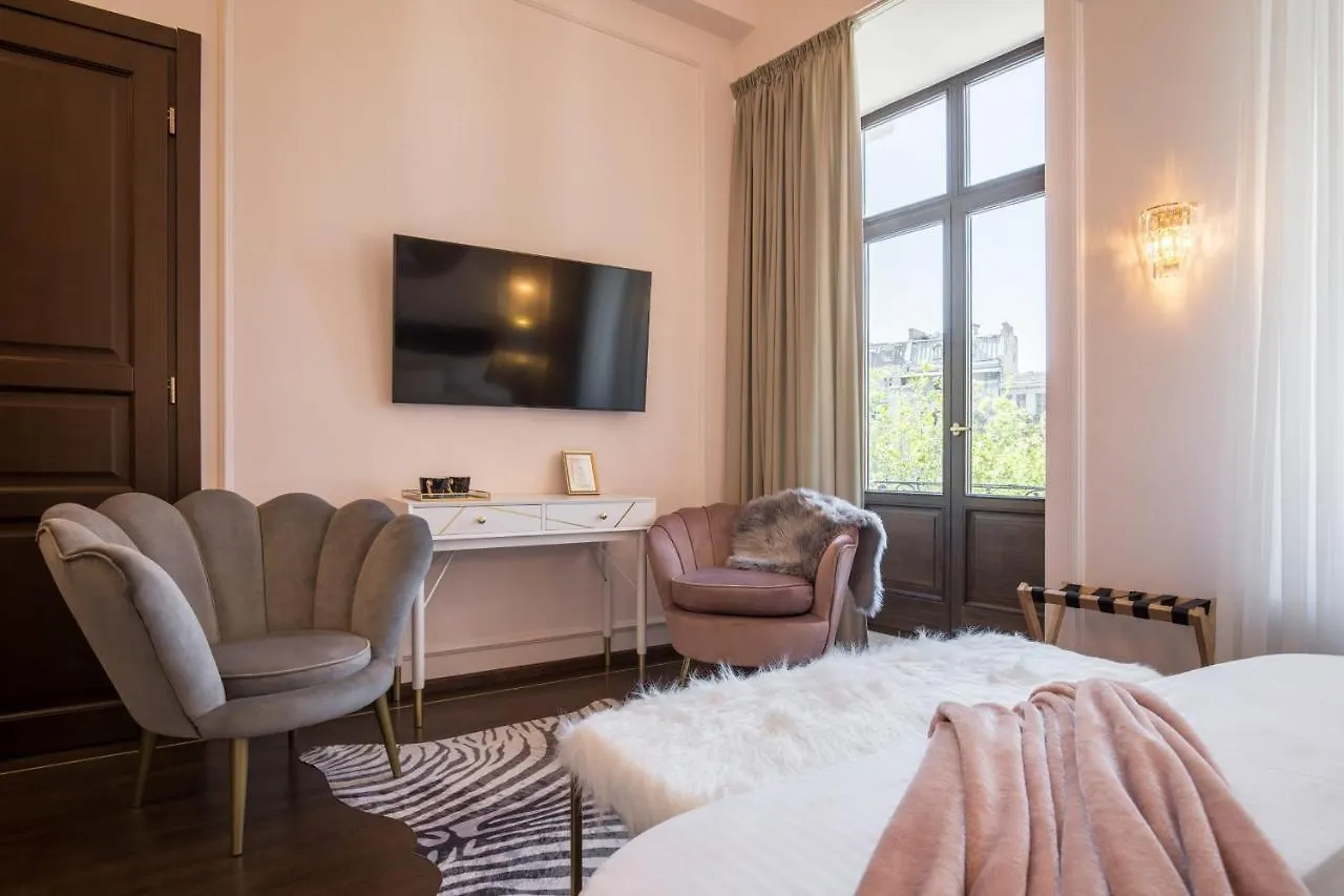 Holt Old Town Luxury Suites With Balcony Bucarest