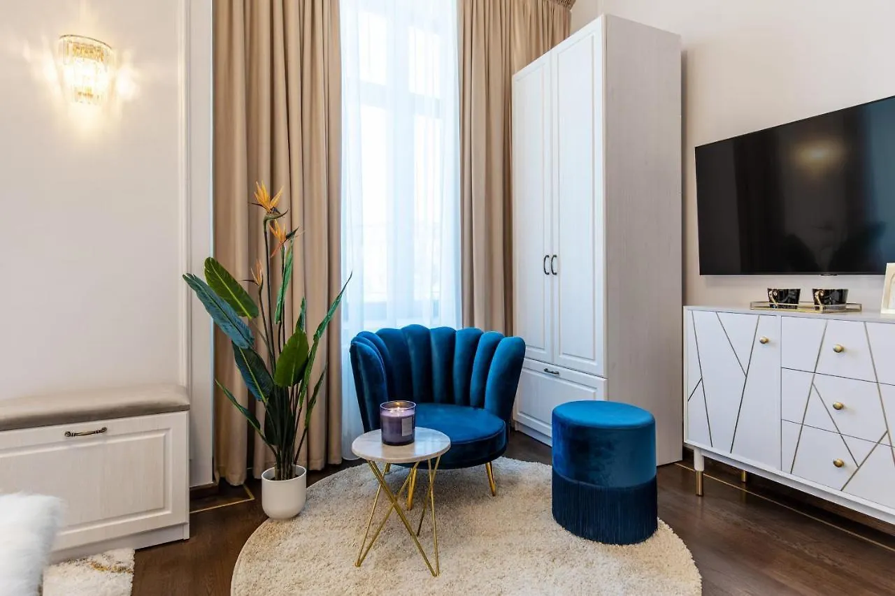 Holt Old Town Luxury Suites With Balcony Bucarest Romania