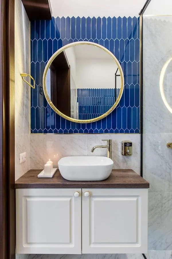 بيت ريفي Holt Old Town Luxury Suites With Balcony بوخارست رومانيا