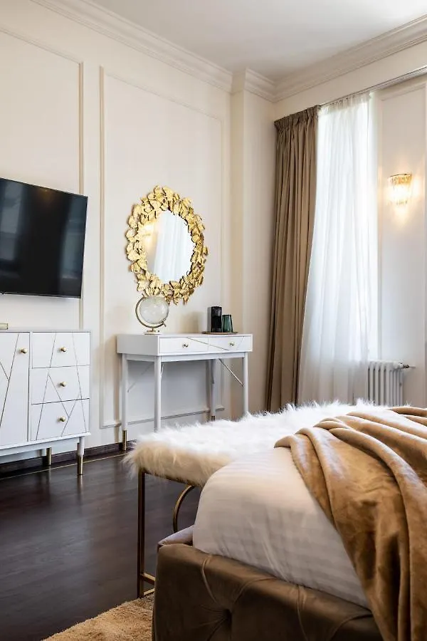 Holt Old Town Luxury Suites With Balcony Bucarest Locanda