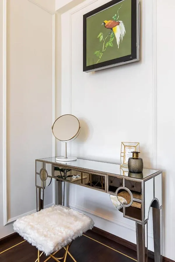 Holt Old Town Luxury Suites With Balcony Bucarest Locanda