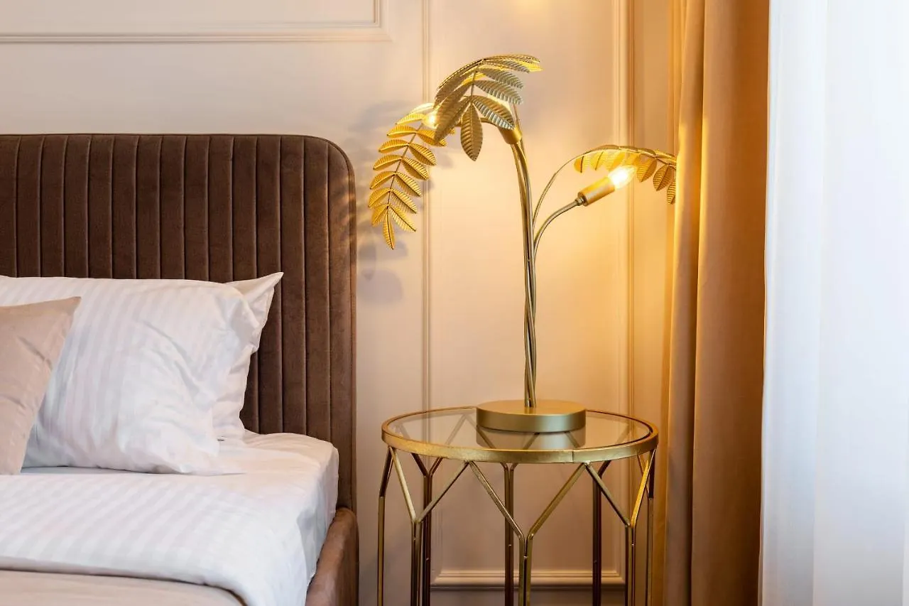 Holt Old Town Luxury Suites With Balcony Bucarest