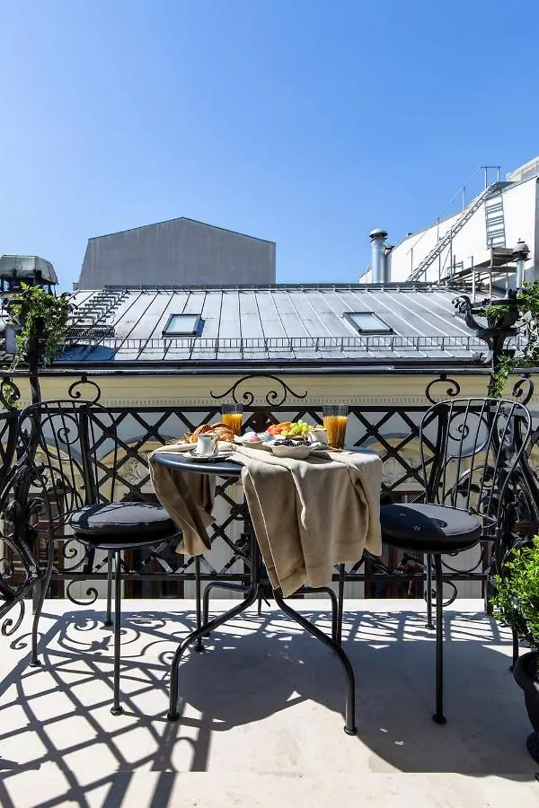 Holt Old Town Luxury Suites With Balcony Bucarest 0*,