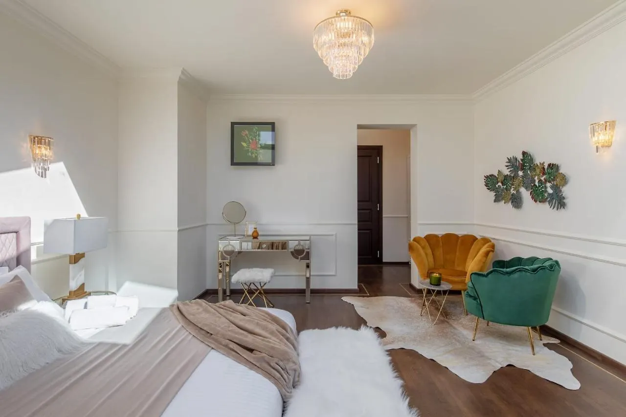 بيت ريفي Holt Old Town Luxury Suites With Balcony بوخارست