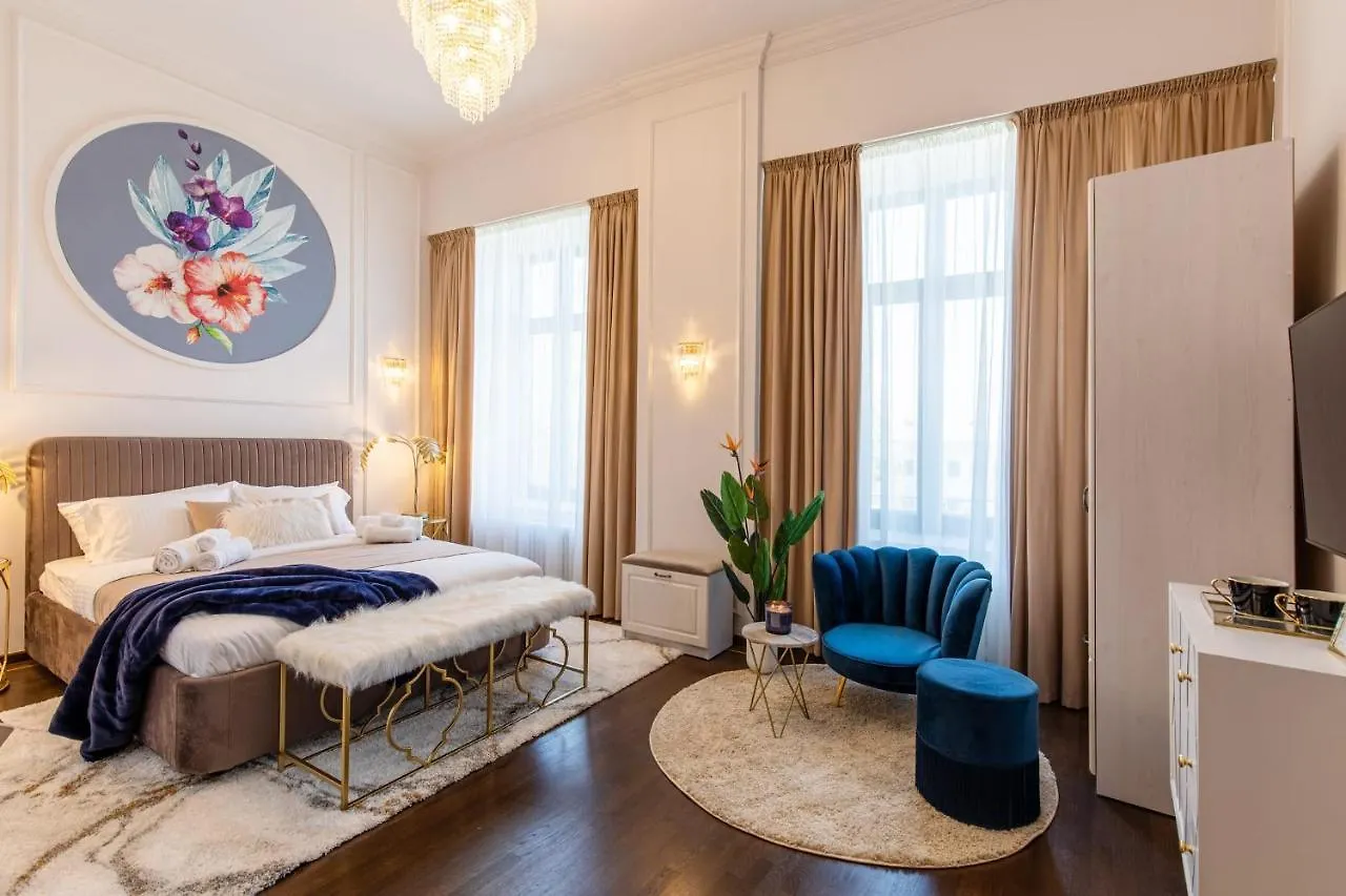 Holt Old Town Luxury Suites With Balcony Bucarest