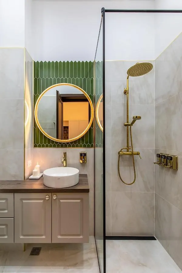 Holt Old Town Luxury Suites With Balcony بوخارست رومانيا