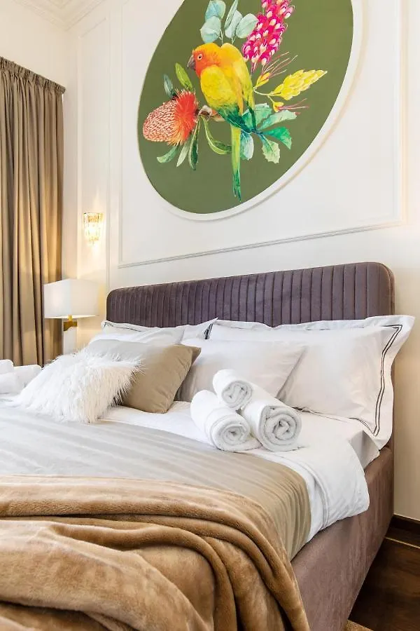 بيت ريفي Holt Old Town Luxury Suites With Balcony بوخارست